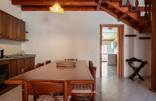 Riola Sardo Villa | Villa Vintage by Propertize | giardino e palestra