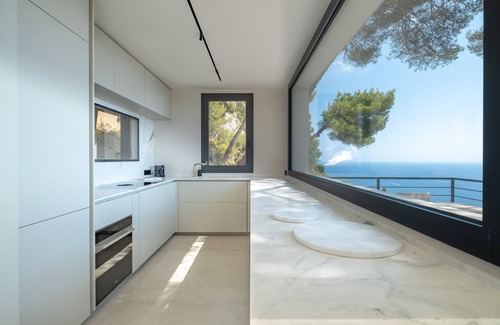 Villefranche-sur-Mer Villa | Villa VISTA MARE by ivillamia.com