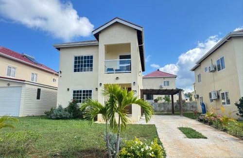 Ocho Rios House | Villa Vista Lancewood Meadows Ocho Rios Jamaica