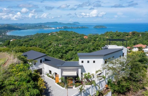 Potrero Villa | Villa Vista Pacifico - Serene Villa, Ocean View Pool, Rooftop Deck, 5 BR