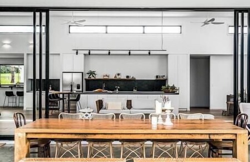 Ewingsdale Villa | VILLA VISTA - Resort Living Byron Bay