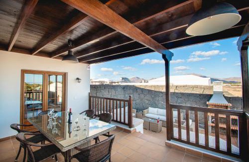 Playa Blanca Villa | Villa Vista Rey - 6 Bedroom - Heated Pool - Amazing Views - Pool Table - Vista Lobos - Playa Blanca