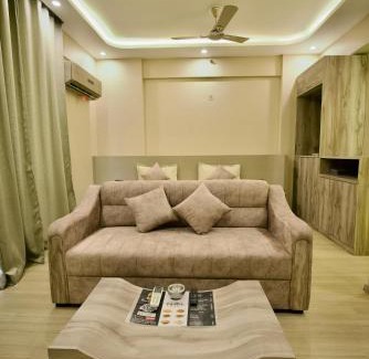 Gomti Nagar Apartment | Villa Vistosa Deluxe