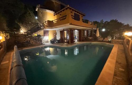 Torre delle Stelle Villa | VILLA VITTORIA with PRIVATE HEATED SWIMMING POOL COMPLETE WITH HIDROMASSAGE FOR EXCLUSIVE USE , SEA VIEW, 150 METERS FROM THE BEACH pool 60 m2 dept 140 cm volume 840 m3