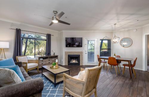 North Scottsdale Apartment | Villa Viva condo