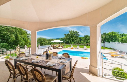 Kringa Villa | Villa Vivian by Villa Plus