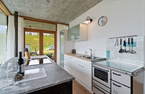 Bressanone Apartment | Villa "Vogelnest” with Mountain View, Wi-Fi, Terrace & Garden