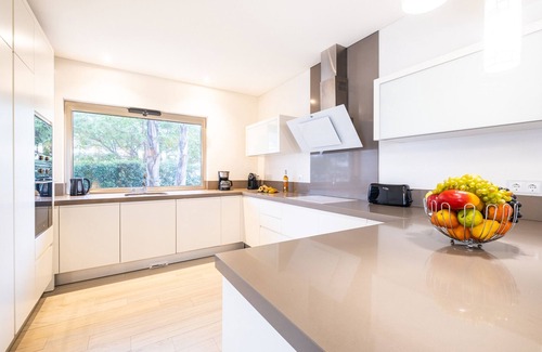 Albufeira Villa | Villa w/heatable pool & BBQ near Albufeira marina