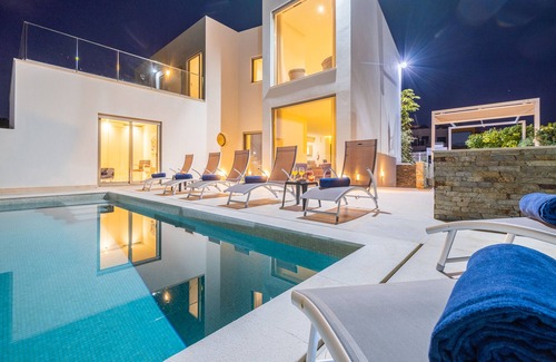 Albufeira Villa | Villa w/heatable pool & BBQ near Albufeira marina