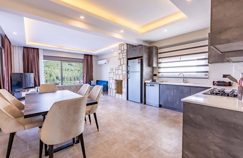Kas Villa | Villa w Pool, BBQ, Garden 5 min to Phellos in Kas