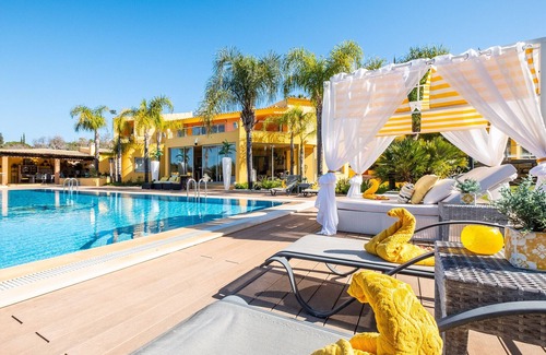 Patroves Villa | Villa w/pool, BBQ, sea view & private annex