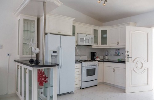 La Mulata Villa | Villa with 2 bedrooms and 2 bathrooms available for long-term rentals