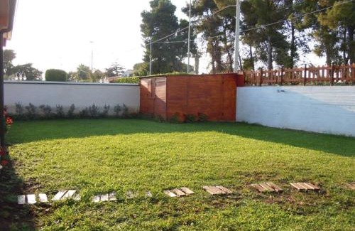Fontane Bianche Villa | Villa with air-conditioned garden near the sea