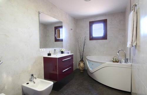 Sa Pobla Villa | Villa with detached house, air conditioning, wifi, garden, private swimming pool