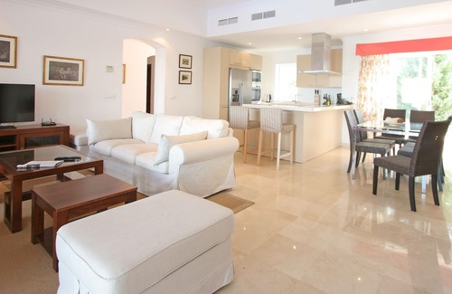 Arcos de la Frontera Villa | Villa with private pool - front row golf course. Views of Arcos de la Frontera.