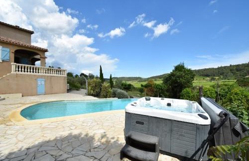 Montbrun-des-Corbieres Villa | Villa with heated pool, jacuzzi, sports field and stunning views