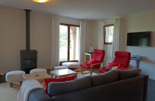 Montbrun-des-Corbieres Villa | Villa with heated pool, jacuzzi, sports field and stunning views