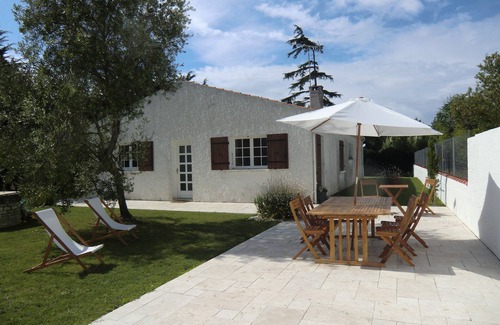 Saint-Pierre-d'Oleron Villa | Villa with swimming pool located between La Côtinère and St Pierre d'Oléron