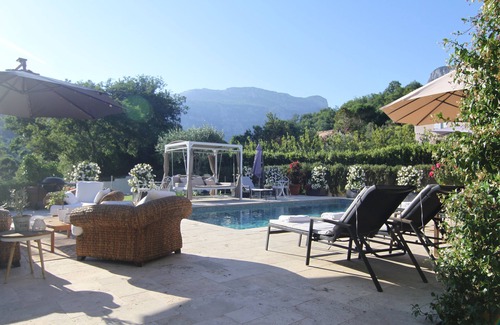 Le Bar-sur-Loup House | Villa with pool and river enjoying incredible mountain views