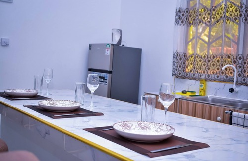 Kilifi Villa | Villa with Free Wifi&Parking, Smart TV, Hot Shower, House Keeping