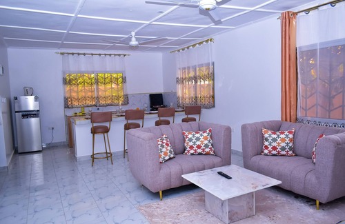 Kilifi Villa | Villa with Free Wifi&Parking, Smart TV, Hot Shower, House Keeping