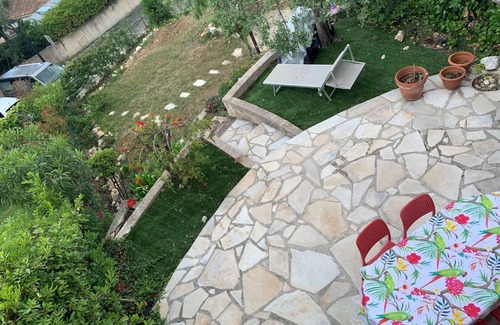 Gairaut House | Villa with garden and pool