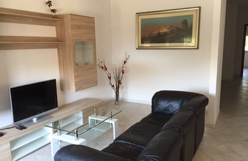 Carbonia House | VILLA WITH GARDEN