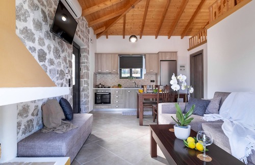 Lefkada Town Villa | 'Villa with garden view 1' with Shared Garden & Wi-Fi