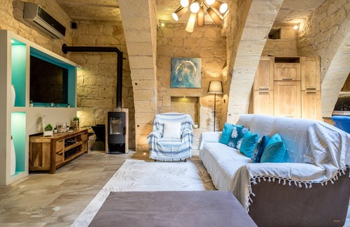 Zurrieq House | Villa with heated indoor pool