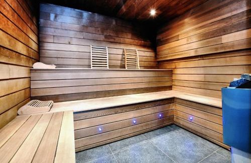 Freineux Villa | Villa with heated outdoor pool and sauna