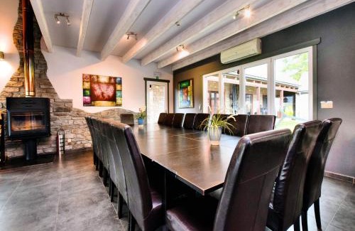 Freineux Villa | Villa with heated outdoor pool and sauna