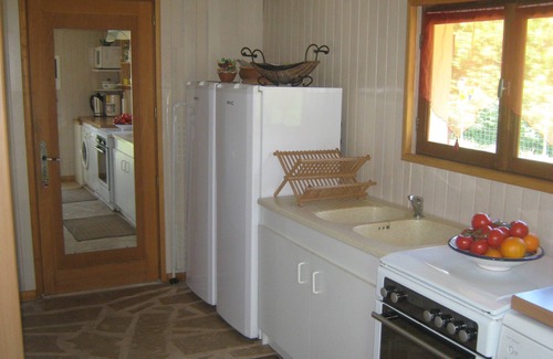 Leon House | Villa with heated pool near the lake