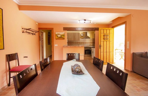 Casas de Torrat Villa | Villa with Large Pool, Jacuzzi & Air Conditioning – 5 Minutes from the Sea