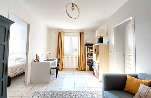 Saint-Gely-du-Fesc Villa | Villa with pool in the heart of the garrigue