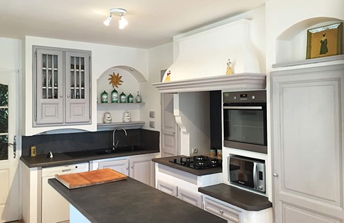 Rochefort-du-Gard Villa | VILLA WITH POOL IN THE HEART OF PROVENCE VILLAGE