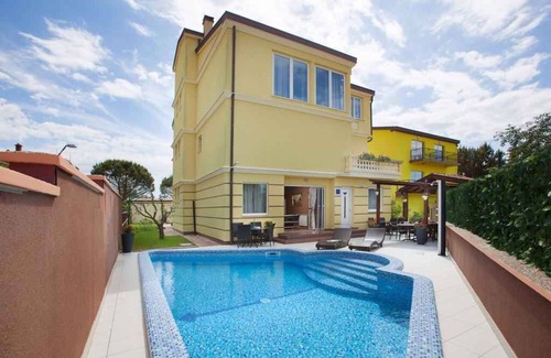 Vintijan Villa | Villa with pool and air conditioning