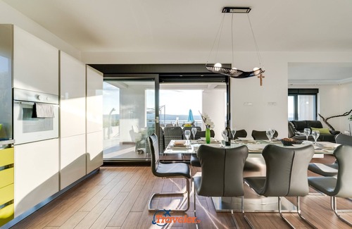 Crikvenica Villa | Villa with pool, beach, sea view - TRAVELER Resieburo Krk ID 2135