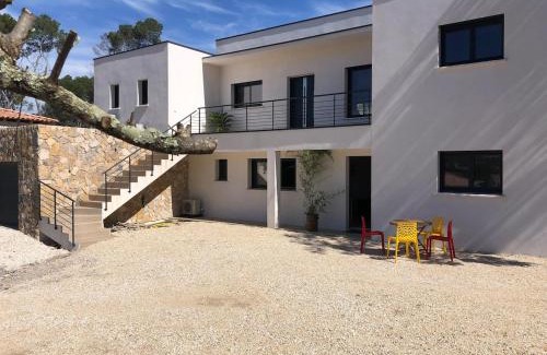 Bellegarde House | Villa with pool for 8 people