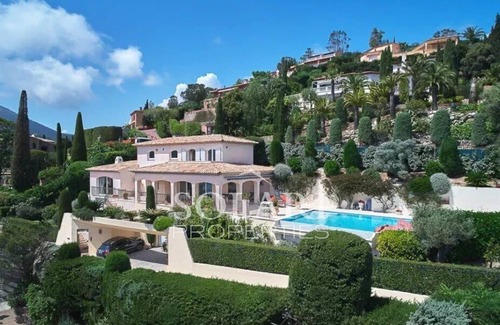 Theoule-Superieur Villa | Villa with pool rental for 8 guests on the French Riviera in Theoule