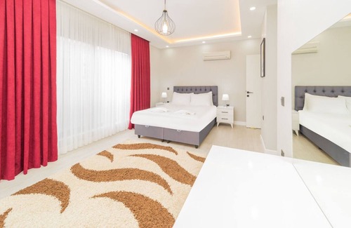 Dosemealti Villa | Villa with Pool, Garden and Terrace in Antalya