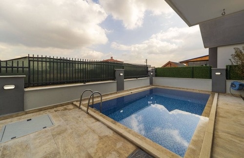 Dosemealti Villa | Villa with Pool, Garden and Terrace in Antalya