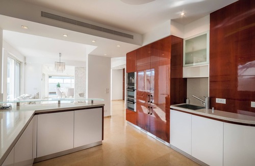 Herzliya Pituach House | Villa with Pool - Next the Beach