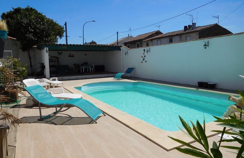 Carcassonne Villa | Villa with private pool in Carcassonne town, quiet area with castle views