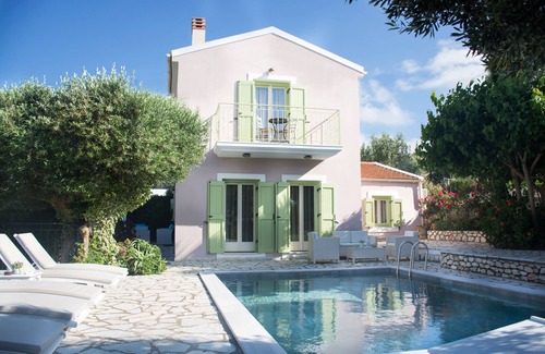 Katsarata Villa | Villa with Private Pool Built with Traditional Kefalonian Architecture