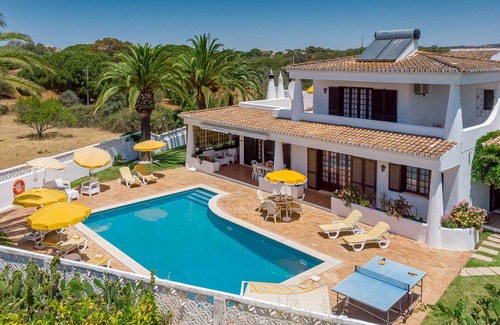 Vale Navio Villa | Villa with Private Pool in Rural Peaceful Location - Only 5 Minutes To Albufeira