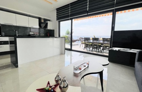 Kargicak Villa | Villa with Private Pool and Terrace in Alanya