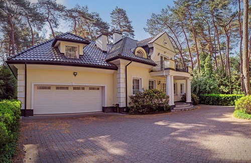 Sekocin Stary Villa | Villa with spa facilities, 25 mins to Warsaw central in beautiful Magdalenka.