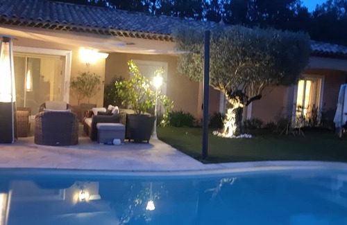 Gareoult Villa | Villa with swimming pool and SPA in Provence just 35 minutes from the beaches