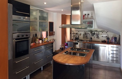 Toulon Villa | Villa with swimming pool, town center at 5', beaches at 10'.