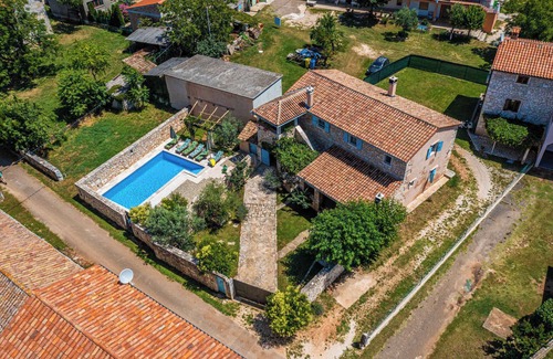 Grandici Villa | Villa with swimming pool, tavern and wine cellar